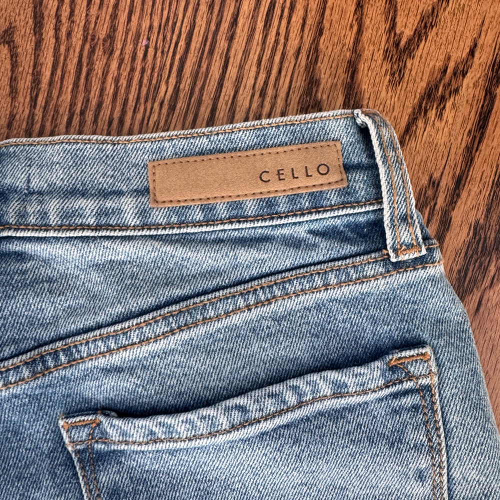 Cello Distressed Jeans - Picture 5 of 5